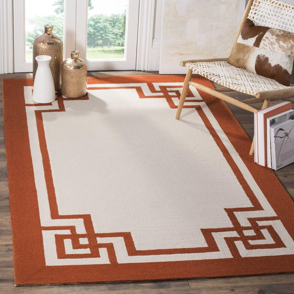Four Seasons Deco Border  Hand Hooked 100% Polyproplene Pile Rug Off White / Sangria