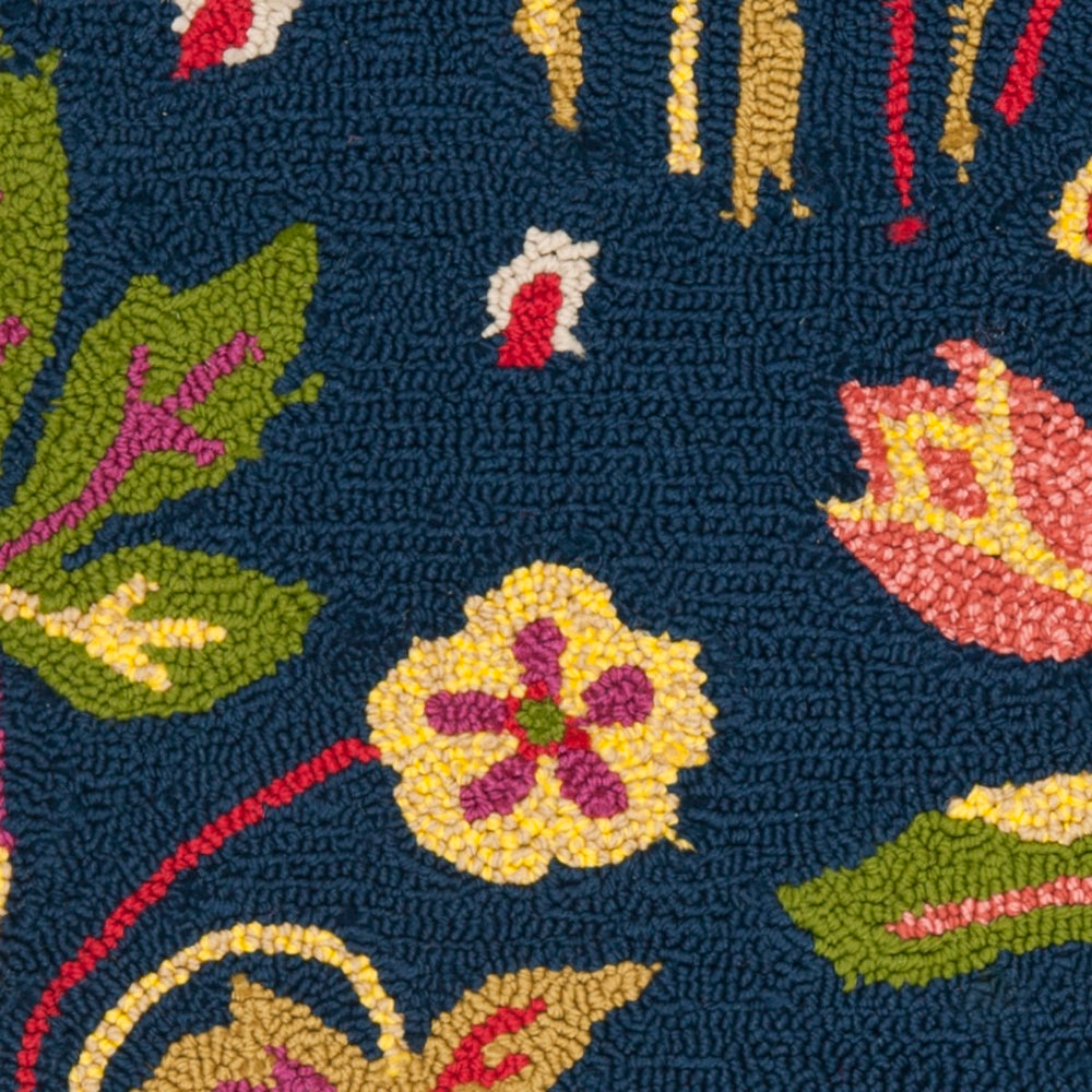 Safavieh Four FRS465 Hand Hooked Rug