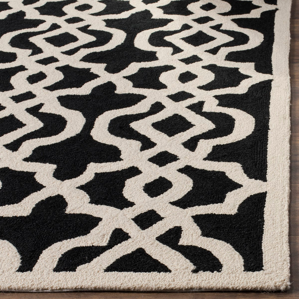 Safavieh Four FRS466 Hand Tufted Rug