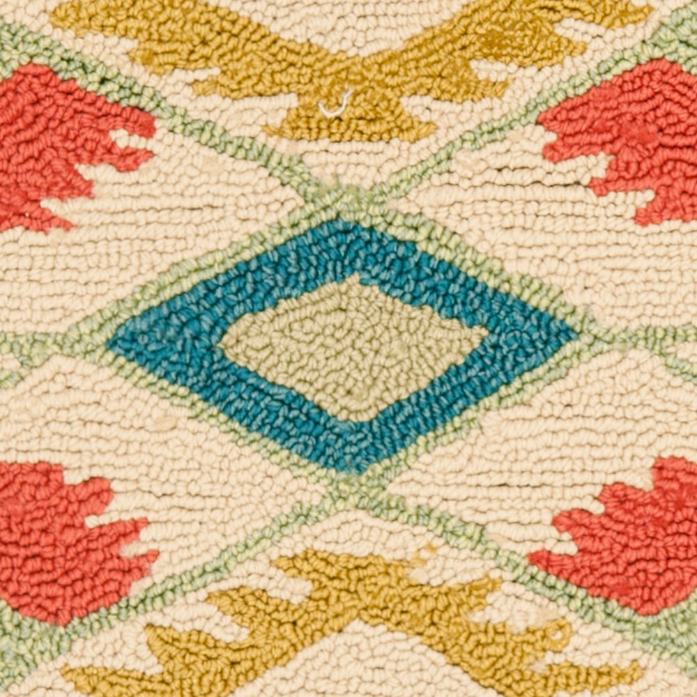 Safavieh Four FRS479 Hand Hooked Rug