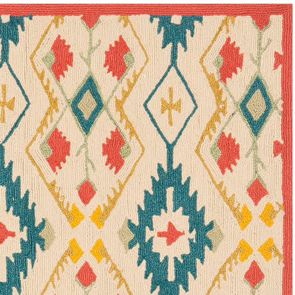 Safavieh Four FRS479 Hand Hooked Rug