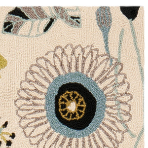 Safavieh Four FRS482 Hand Hooked Rug