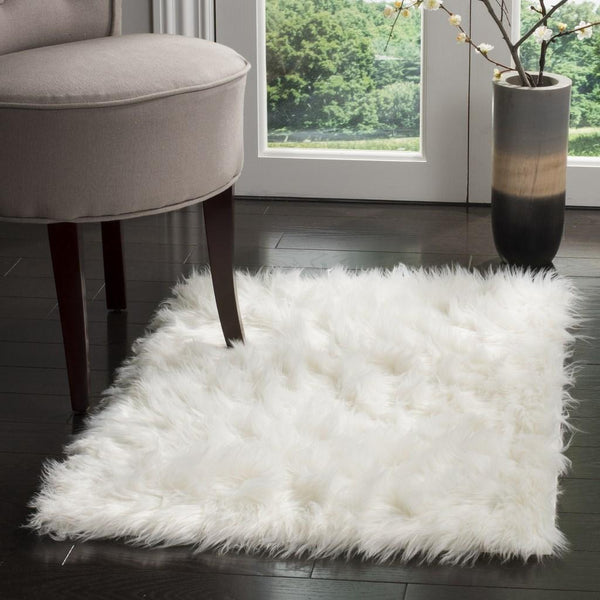 Safavieh Faux Sheep Skin 235 POWER LOOMED Japanese Acrylic Rug FSS235A-4R