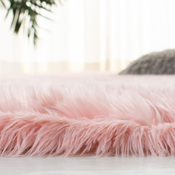 Safavieh Faux Sheep Skin 235 POWER LOOMED Japanese Acrylic Rug FSS235G-4R