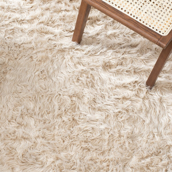 Safavieh Faux Sheep Skin 235 Power Loomed 80% Acrylic/20% Polyester Rug FSS235K-9