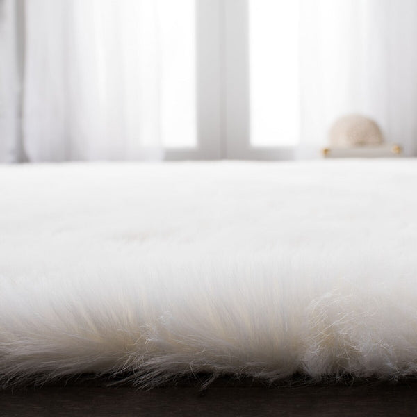 Safavieh Faux Sheep Skin 415 POWER LOOMED 50% Acrylic,50% Polyester(Pile) Rug FSS415A-3