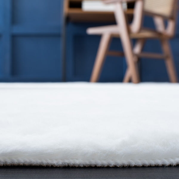 Safavieh Faux Sheep Skin 535 Power Loomed 80% Acrylic/20% Polyester Rug FSS535A-8