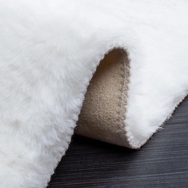 Safavieh Faux Sheep Skin 535 Power Loomed 80% Acrylic/20% Polyester Rug FSS535A-8