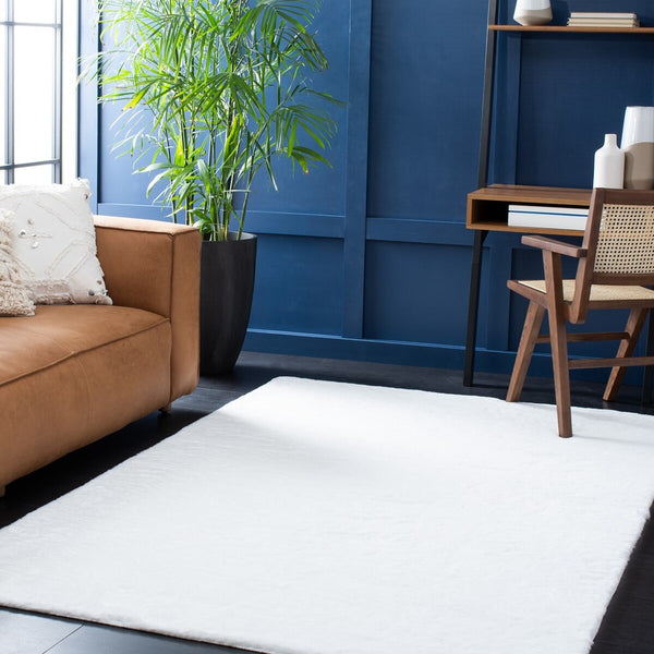 Safavieh Faux Sheep Skin 535 Power Loomed 80% Acrylic/20% Polyester Rug FSS535A-8