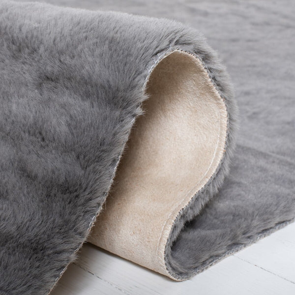 Safavieh Faux Sheep Skin 535 Power Loomed 80% Acrylic/20% Polyester Rug FSS535D-8