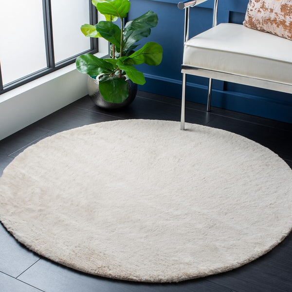 Safavieh Faux Sheep Skin 535 Power Loomed 80% Acrylic/20% Polyester Rug FSS535K-8