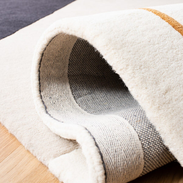 Safavieh Fifth Avenue 110 Hand Tufted New Zealand Wool Rug FTV110A-8SQ