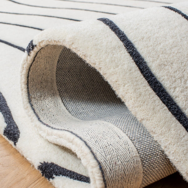 Safavieh Fifth Avenue 113 100% New Zealand Wool Hand Tufted  Rug FTV113A-8