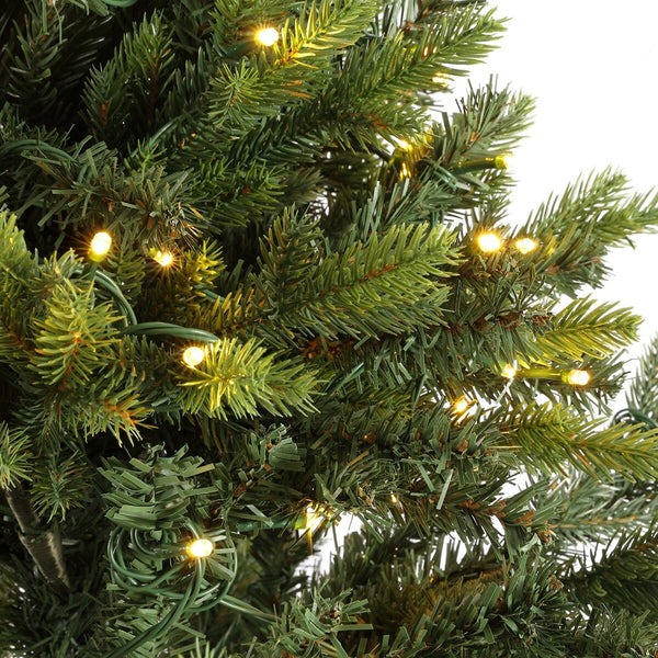 Safavieh 5.5 Ft, Green, Pre-Lit Artificial Christmas Tree Green Plastic / Iron FXP2018A