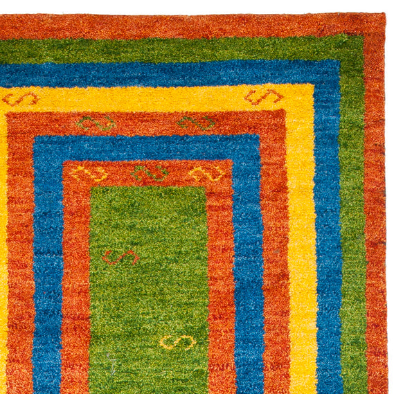 Safavieh GB126 Hand Knotted Rug