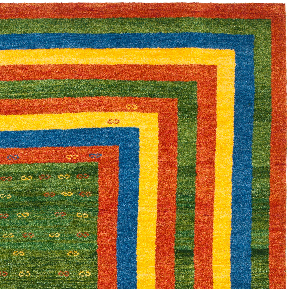 Safavieh GB126 Hand Knotted Rug