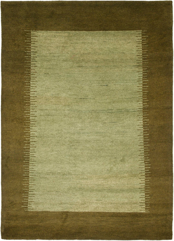 Safavieh GB127 Hand Knotted Rug