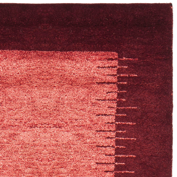 Safavieh GB127 Hand Knotted Rug