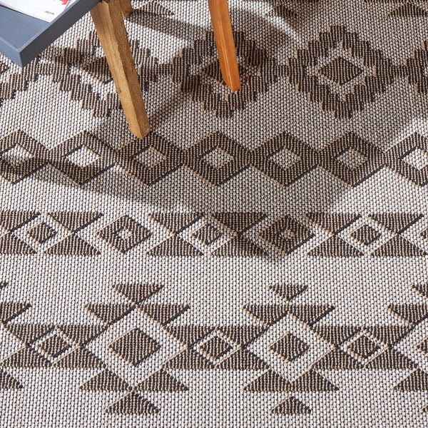 Safavieh Global 210 100% Polypropylene Power Loomed Indoor/Outdoor Rug GLB210F-7R