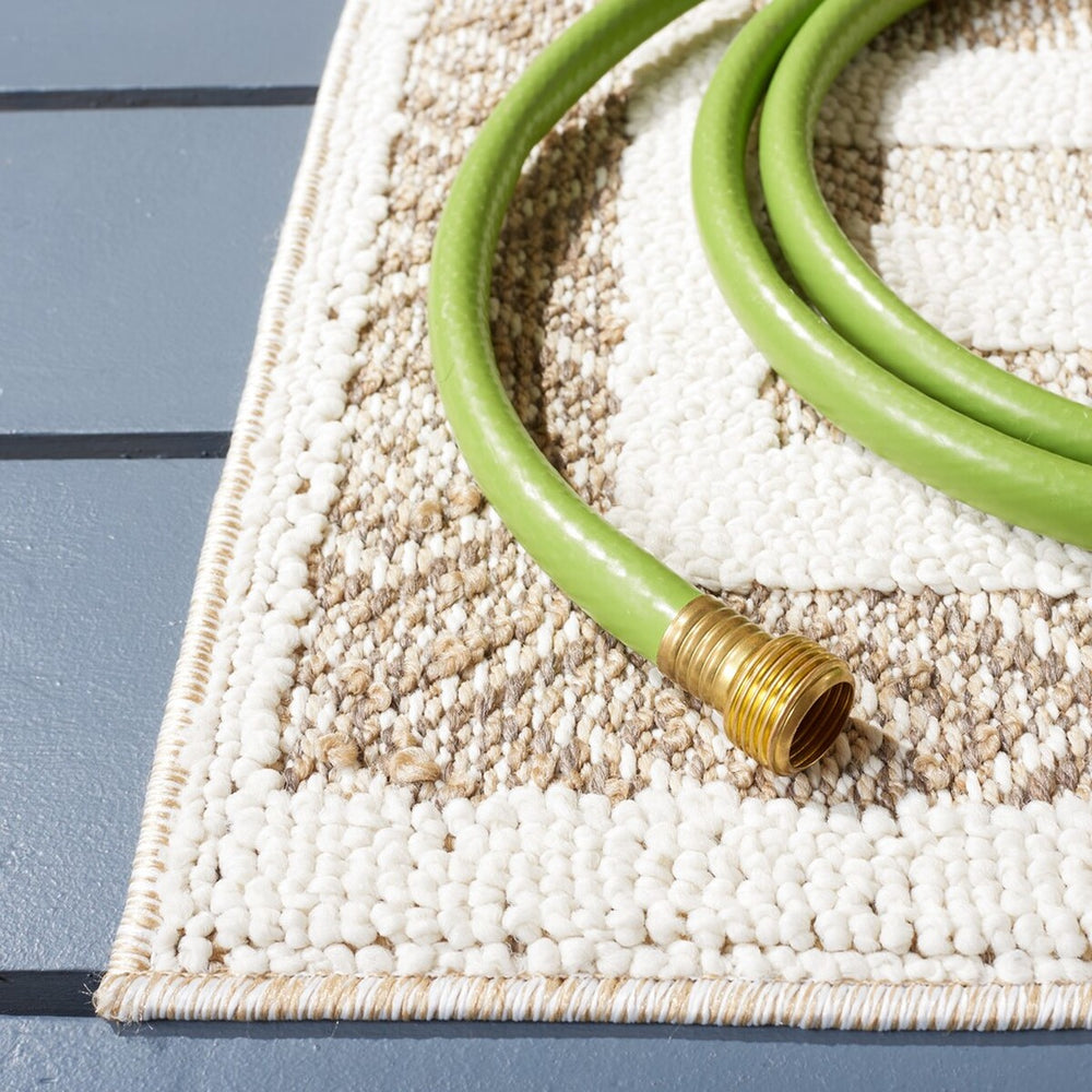 Safavieh Global 418 Power Loomed Polypropylene Modern Rug GLB418A-9