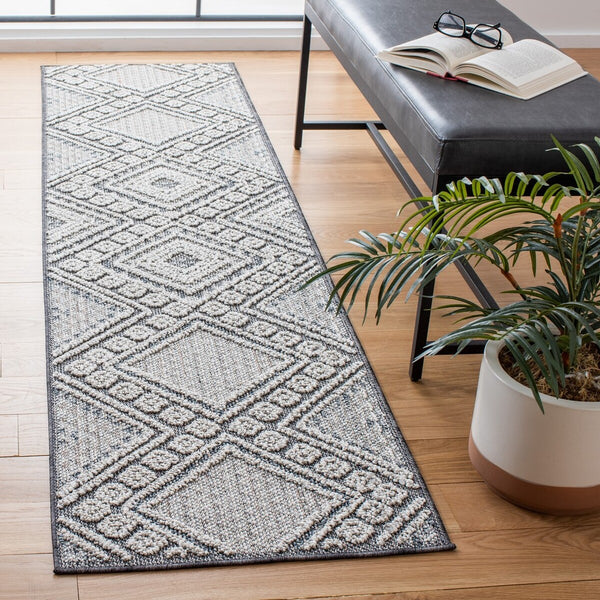 Global 800 Global 813 Indoor/Outdoor Power Loomed Polypropylene Pile Rug Grey / Ivory