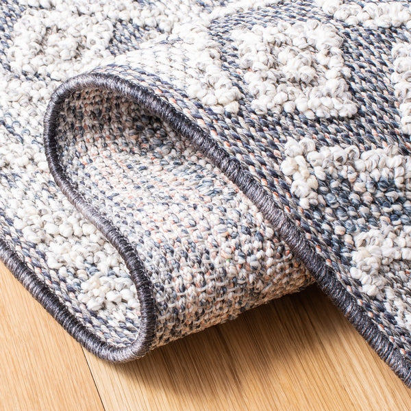 Global 800 Global 813 Indoor/Outdoor Power Loomed Polypropylene Pile Rug Grey / Ivory