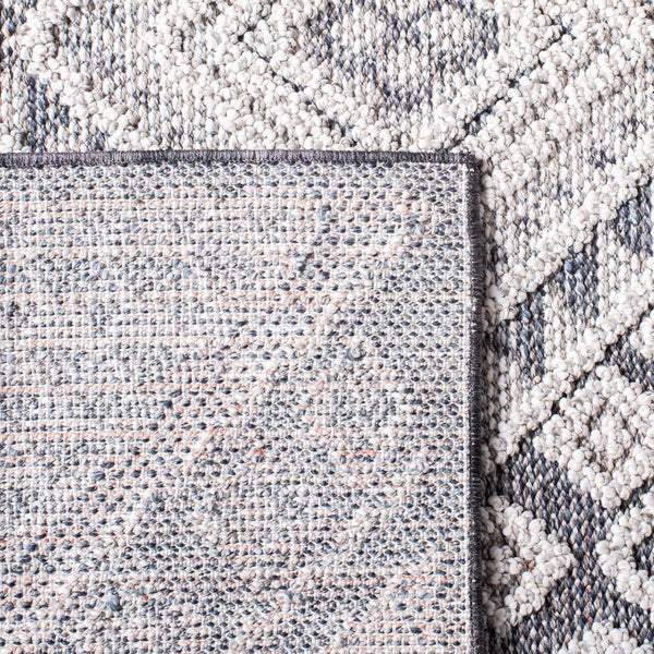 Global 800 Global 813 Indoor/Outdoor Power Loomed Polypropylene Pile Rug Grey / Ivory