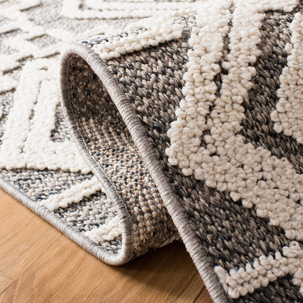 Global 800 Global 878 Indoor/Outdoor Power Loomed Polypropylene Pile Rug Grey / Ivory