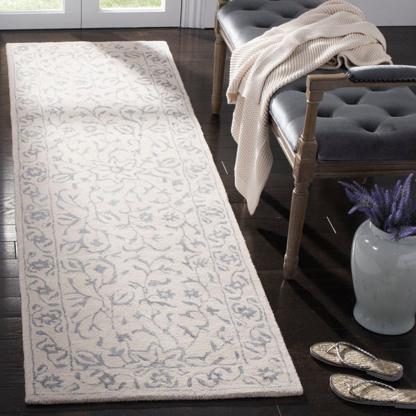 Safavieh Glamour GLM515 Hand Tufted Rug