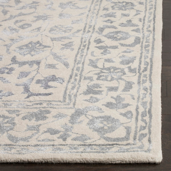 Safavieh Glamour GLM515 Hand Tufted Rug