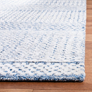 Safavieh Glamour GLM538 Tufted Rug