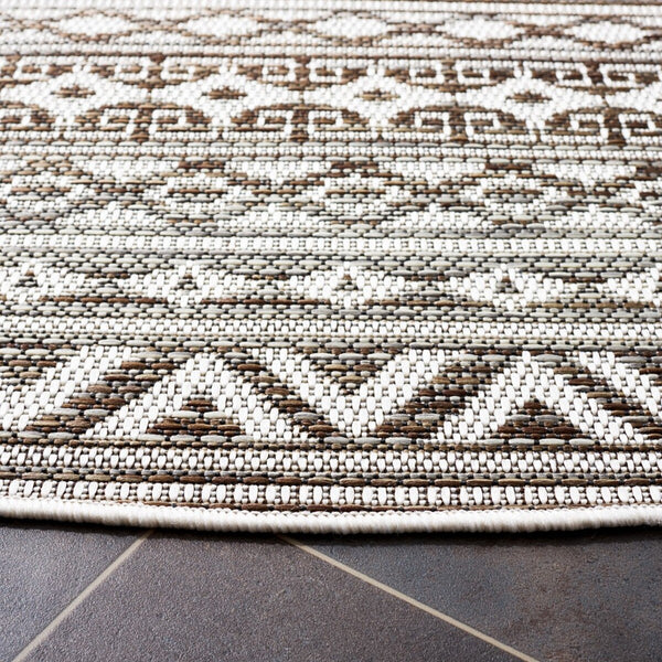 Safavieh Havana 331 Power Loomed 74% Polypropylene/12% Polyester/14% Backing Material Outdoor Rug HAV331E-9