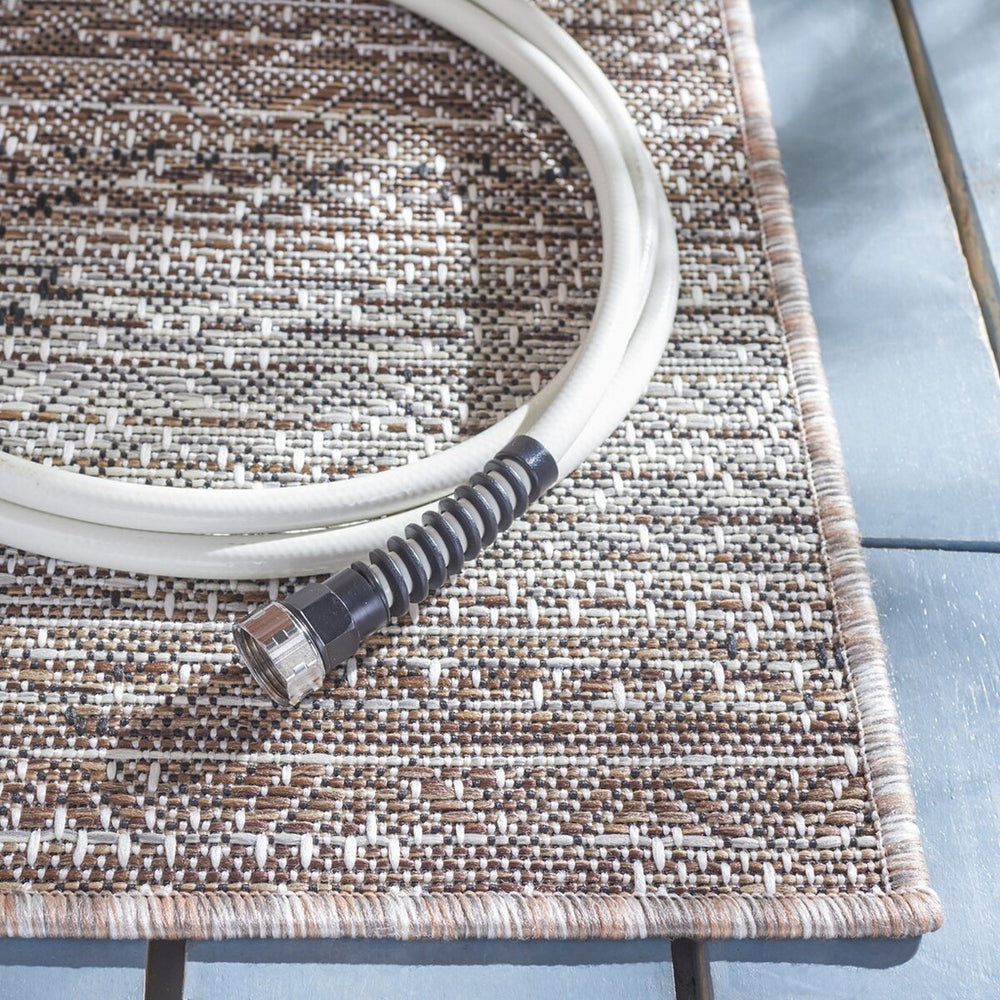 Safavieh Havana 350 Power Loomed 74% Polypropylene/12% Polyester/14% Backing Material Outdoor Rug HAV350E-9