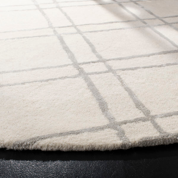 Safavieh Himalaya HIM901 Hand Tufted Rug