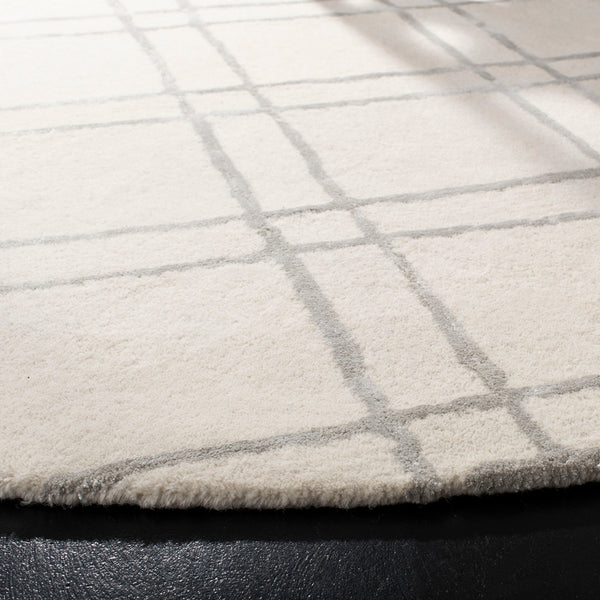 Safavieh Himalaya 901 Hand Tufted Wool Rug HIM901A-9