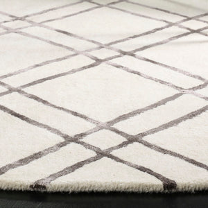 Safavieh Himalaya HIM901 Hand Tufted Rug