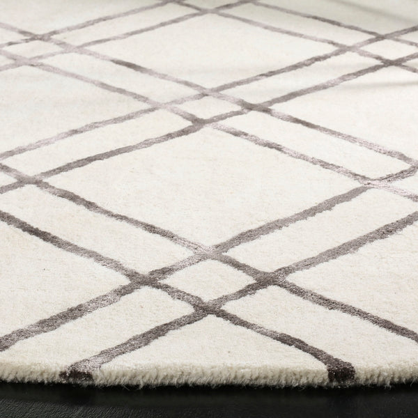 Safavieh Himalaya 901 Hand Tufted Wool Rug HIM901H-3