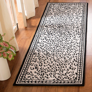 Safavieh Hk15 Hand Hooked Wool Rug HK15C-CNR