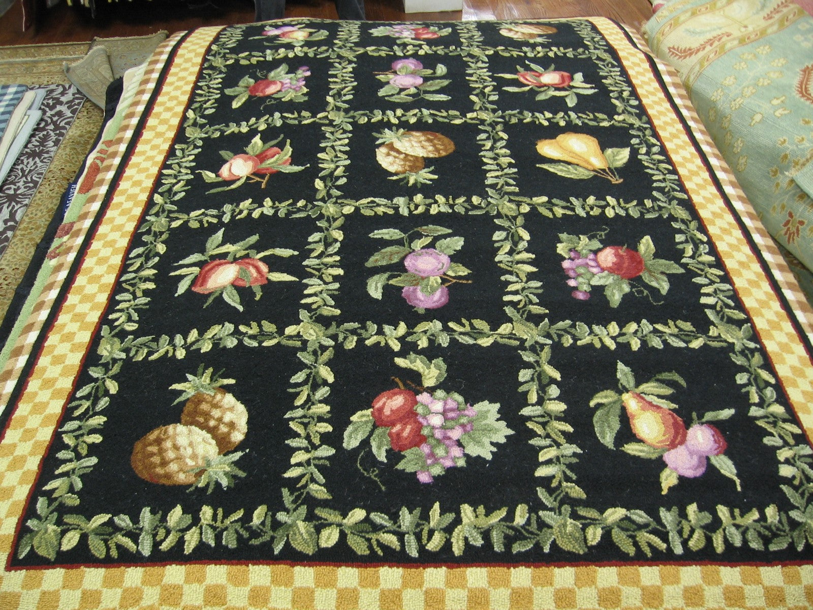 Chelsea Hand Hooked Rug - Luxurious 100% Virgin Wool with Timeless Ame