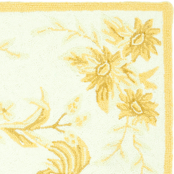 Safavieh HK262 Hand Hooked Rug