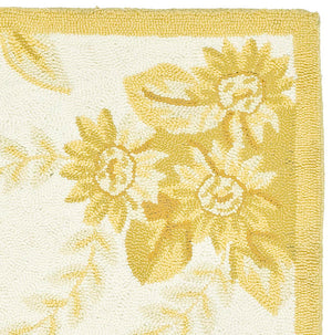 Safavieh HK262 Hand Hooked Rug