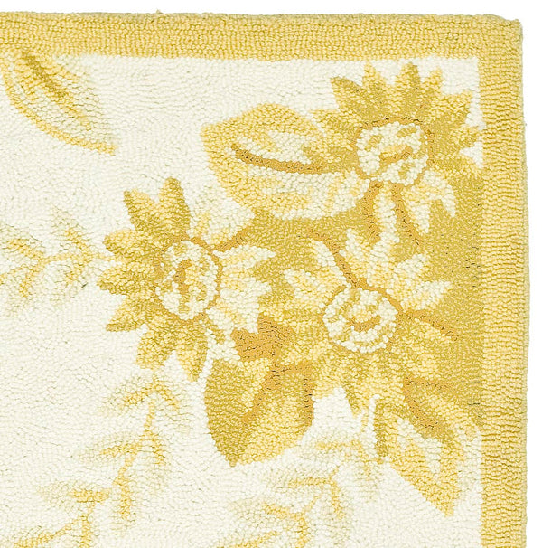 Safavieh HK262 Hand Hooked Rug