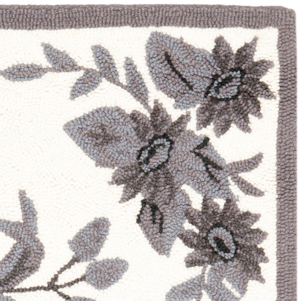 Safavieh HK262 Hand Hooked Rug