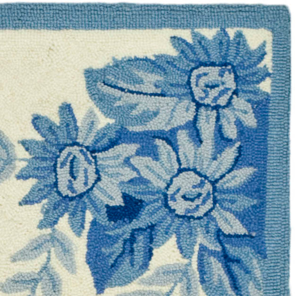 Safavieh HK262 Hand Hooked Rug