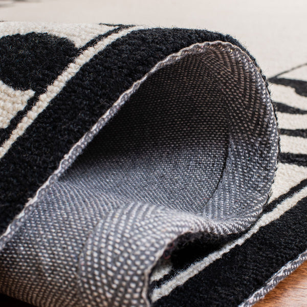 Safavieh Hk731 Hand Hooked Wool Pile Rug HK731A-3R