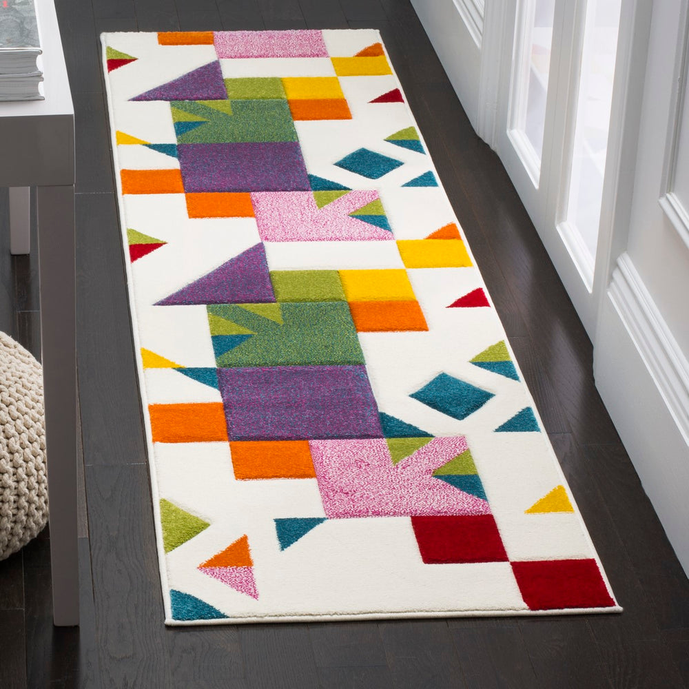 Safavieh Hollywood HLW702 Power Loomed Rug