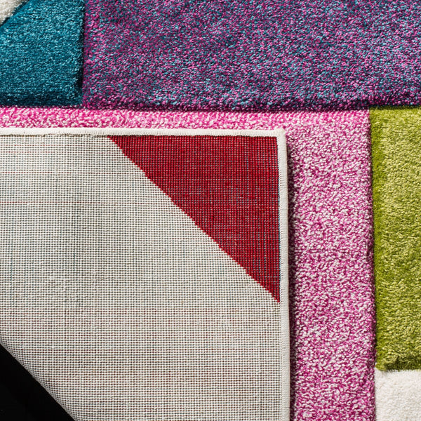 Safavieh Hollywood HLW702 Power Loomed Rug