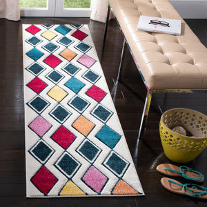 Safavieh Hollywood HLW704 Power Loomed Rug