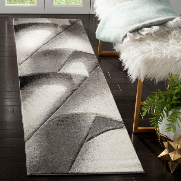 Safavieh Hollywood HLW716 Power Loomed Rug