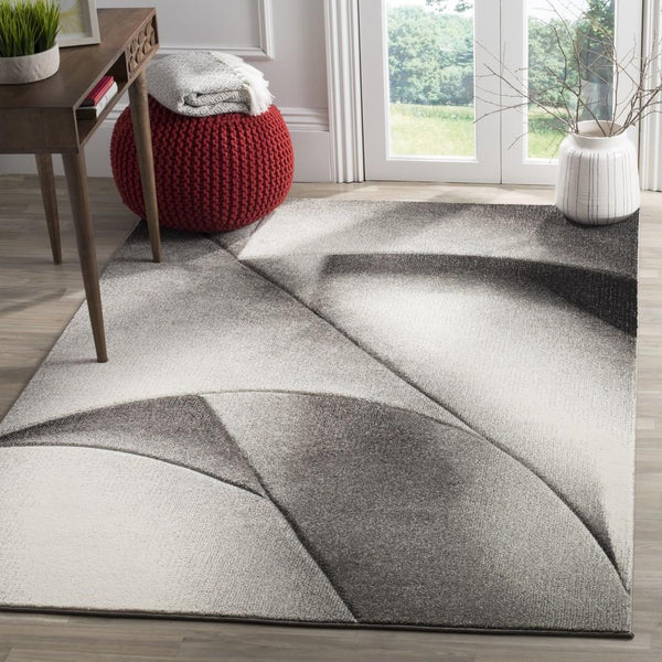Safavieh Hollywood 716 Power Loomed Polypropylene Pile Contemporary Rug HLW716G-4